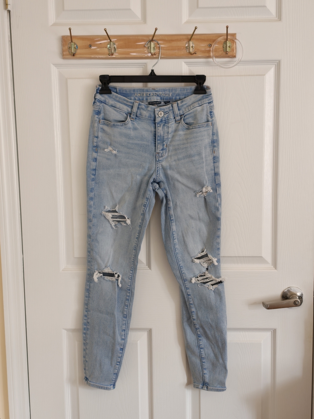 American Eagle Outfitters Distressed Curvy High Rise Light Wash Jeggings 4 Short